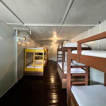 Ohlala Guesthouse เกาะเปอร์เฮนเตียน ภายนอก รูปภาพ