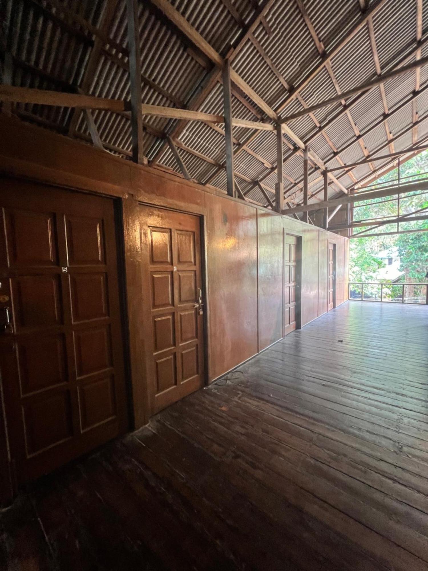 Ohlala Guesthouse เกาะเปอร์เฮนเตียน ภายนอก รูปภาพ