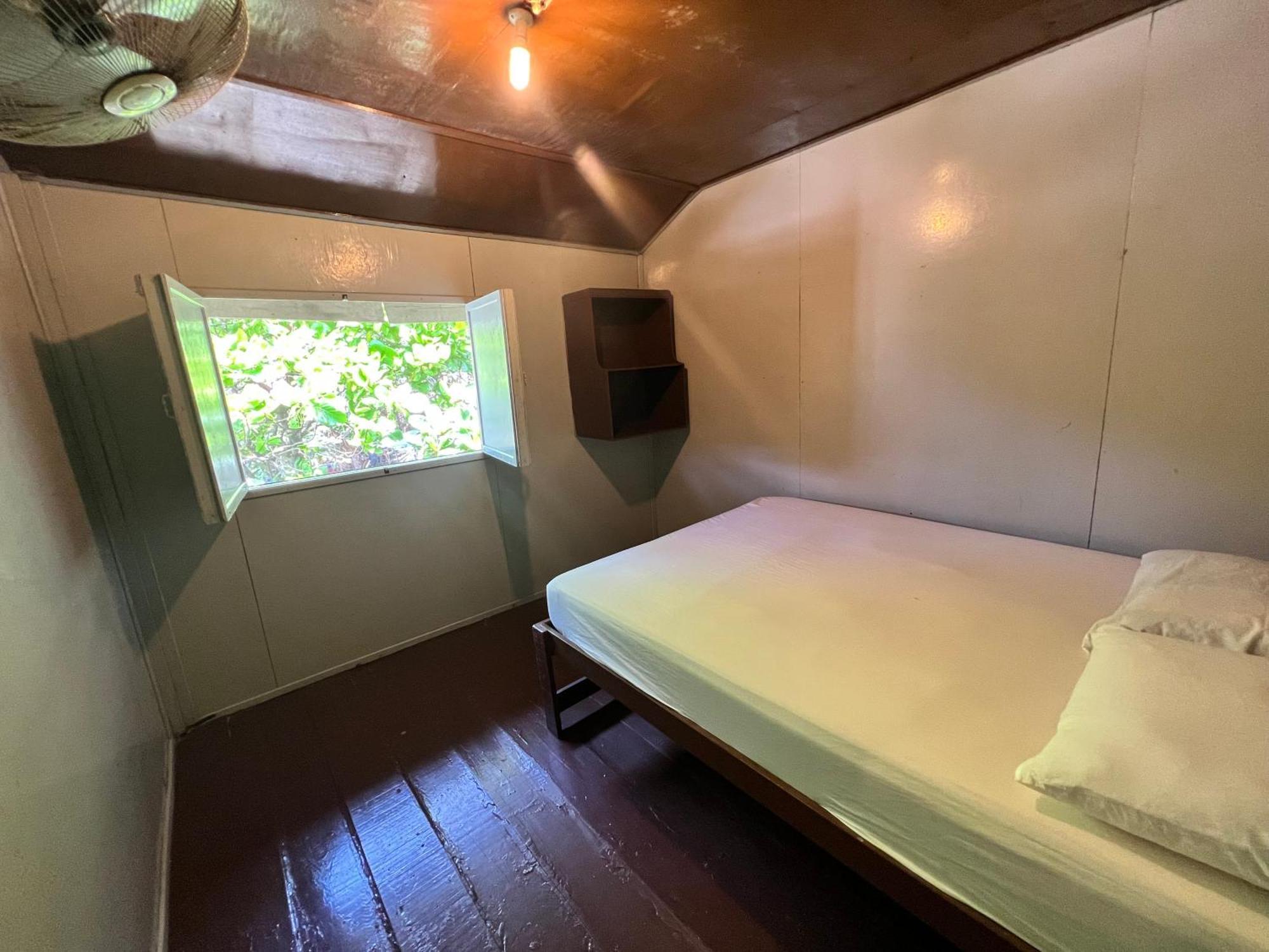 Ohlala Guesthouse เกาะเปอร์เฮนเตียน ภายนอก รูปภาพ